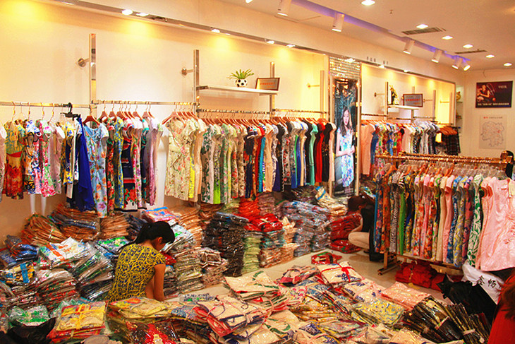 长沙雨花区沙湾路 服装批发商圈探秘